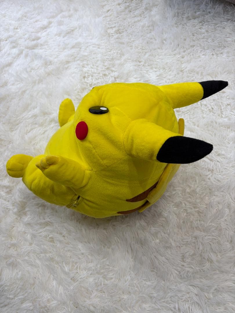 明治　懸賞当選品　非売品 ピカチュウ 大きなぬいぐるみ　くるりんモンスターボール