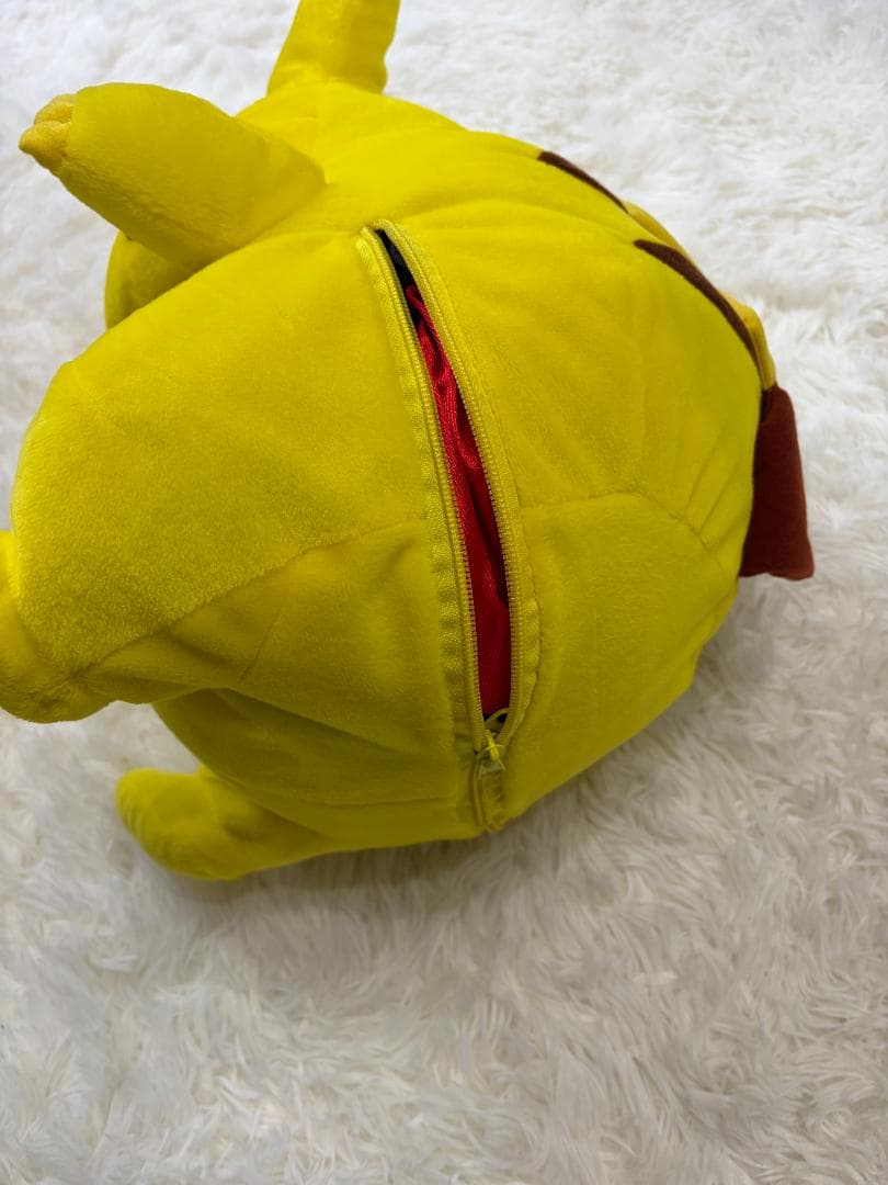 明治　懸賞当選品　非売品 ピカチュウ 大きなぬいぐるみ　くるりんモンスターボール