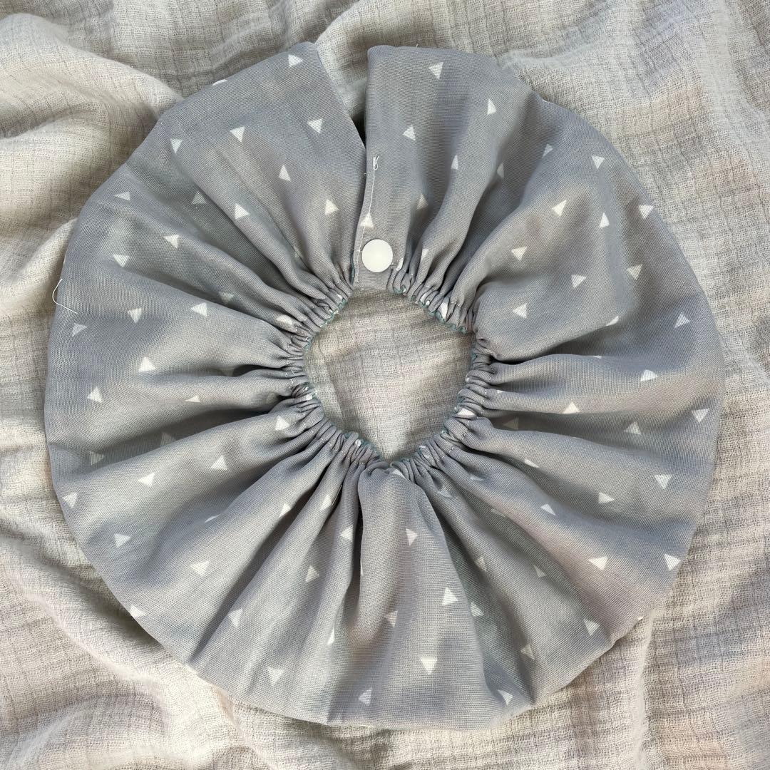 ★ミント刺繍×三角グレー★ リバーシブル　スタイ