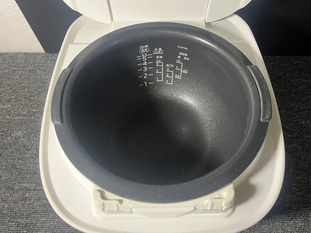 タイガー 圧力IH炊飯ジャー　5.5合炊き　JPC-B102 18年製