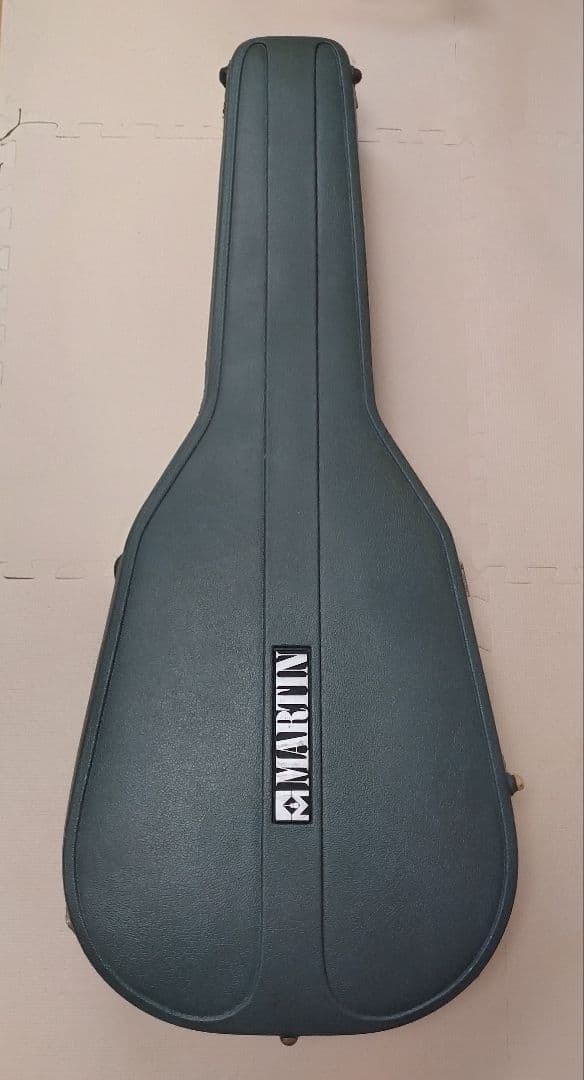 Martinブルーケース