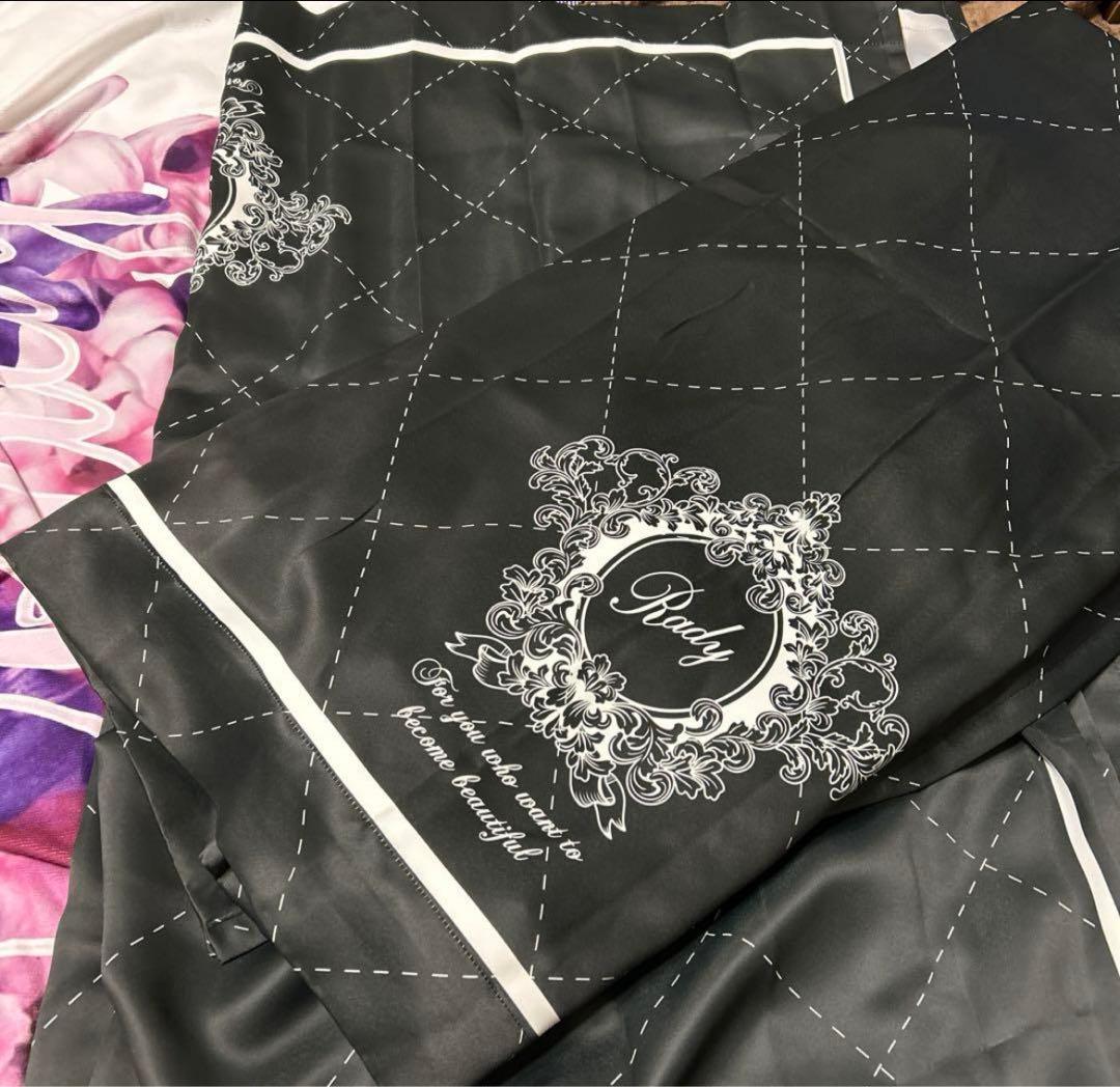 Rady ホテシリ キルティング　2枚組カーテン　100✖️200 黒