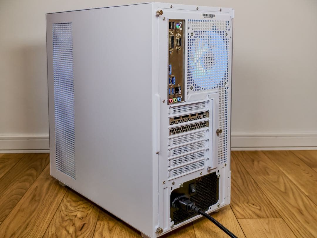 ゲーミングPC i7-9700K RTX2070Super 16GB 白