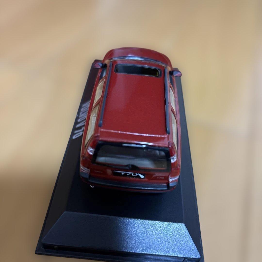 1/43 VOLVO V70 MINICHAMPS ミニカー ボルボ