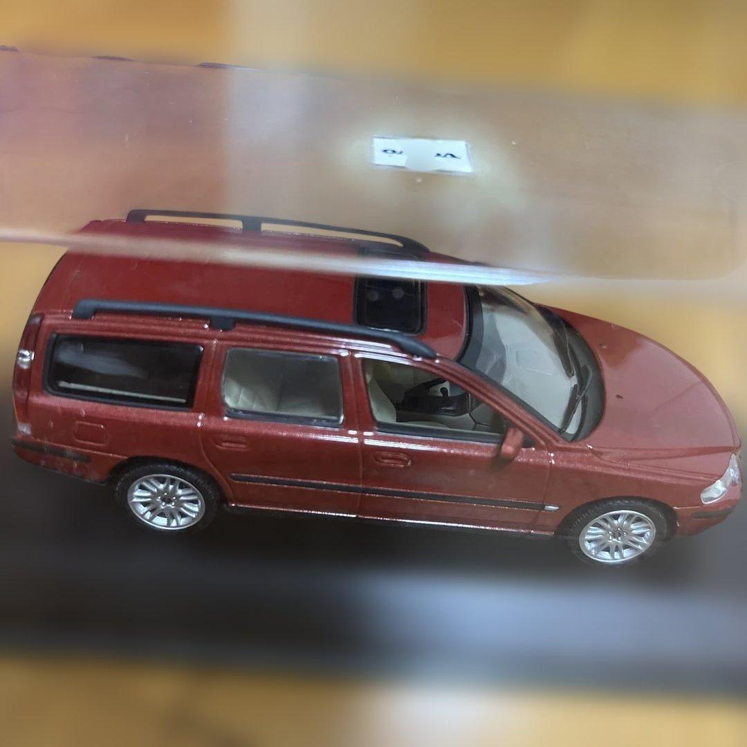 1/43 VOLVO V70 MINICHAMPS ミニカー ボルボ