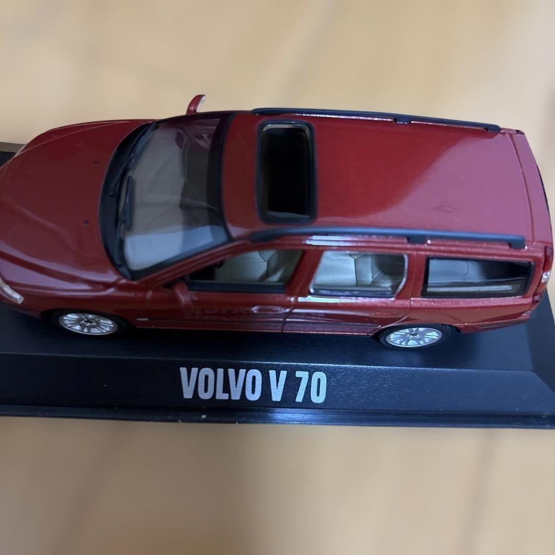 1/43 VOLVO V70 MINICHAMPS ミニカー ボルボ