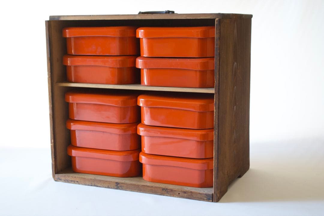 ごちそうが映える朱色が美しい割合箱。 上質輪島塗のわりご10客