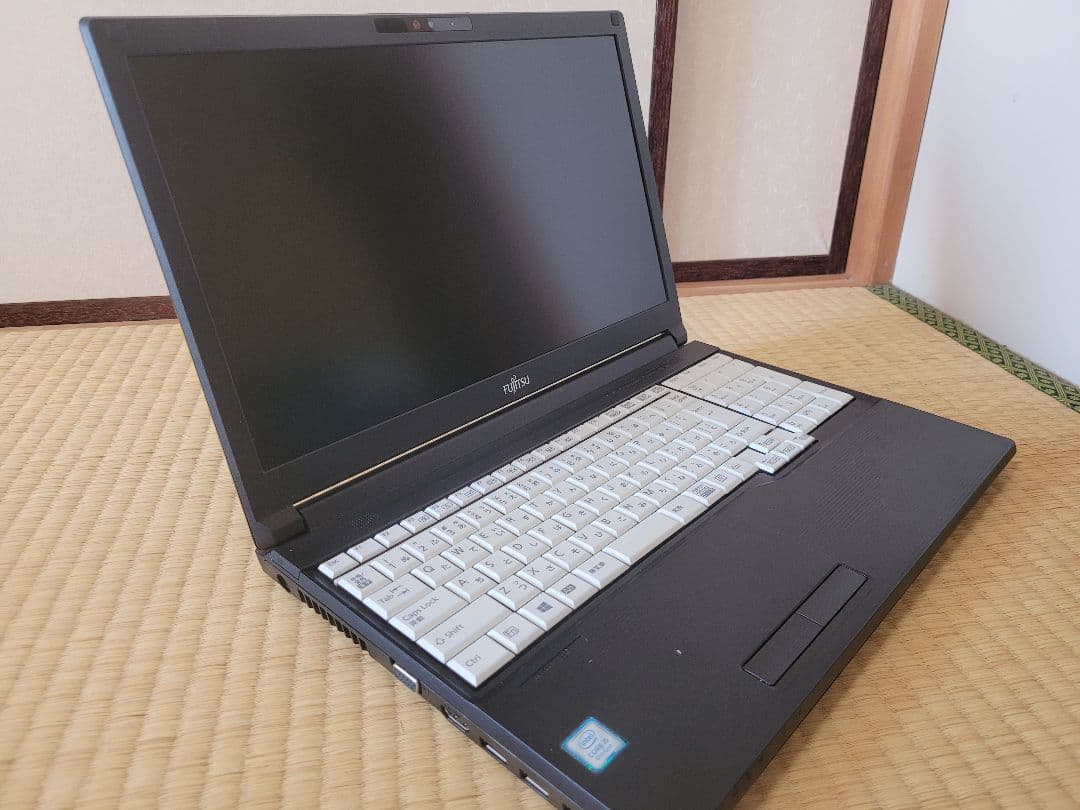 Fujitsu Lifebook 15.6インチ ブラック