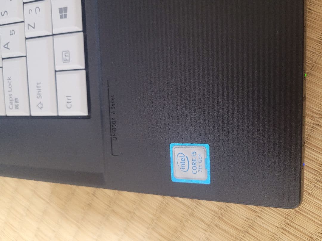 Fujitsu Lifebook 15.6インチ ブラック
