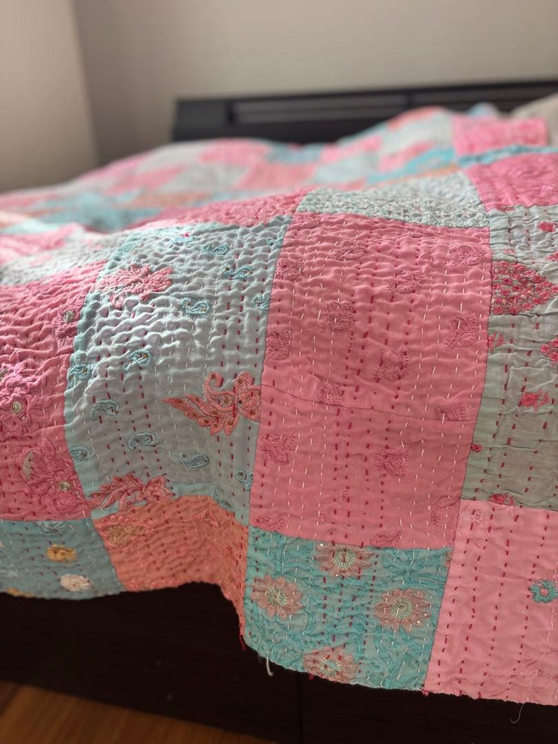 ラリーキルト　インド刺繍　カンタキルト　ヴィンテージ　パッチワーク　マルチカバー