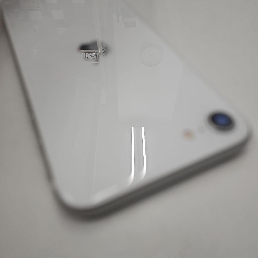 美品Apple iPhone SE 64GB SIMロックなし