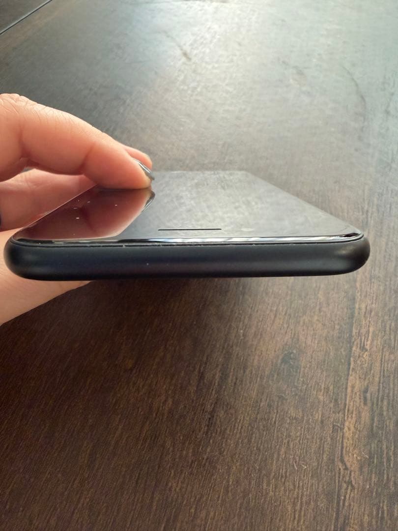 Apple iPhone SE (第3世代) ブラック 本体