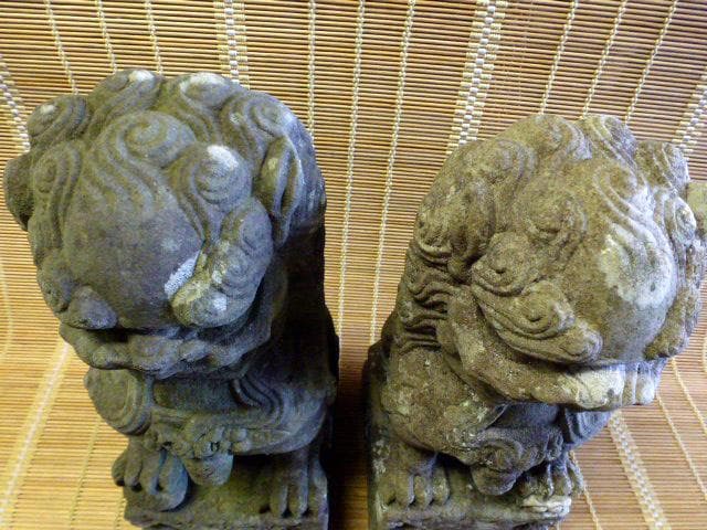 時代　石像　狛犬　一対　石彫　彫刻　縁起物　骨董　1尺　苔