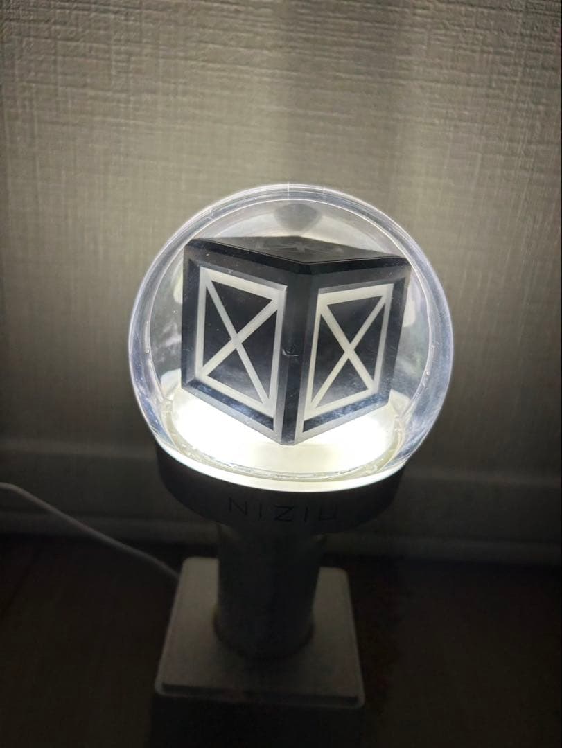 NiziU 公式ペンライト ストラップ付き