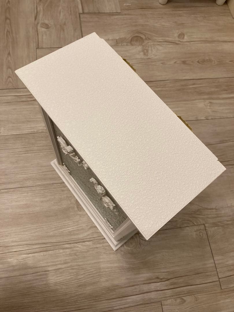 ホワイト木製キャビネット　ガラス棚DIYハンドメイド シェルフ ローラアシュレイ