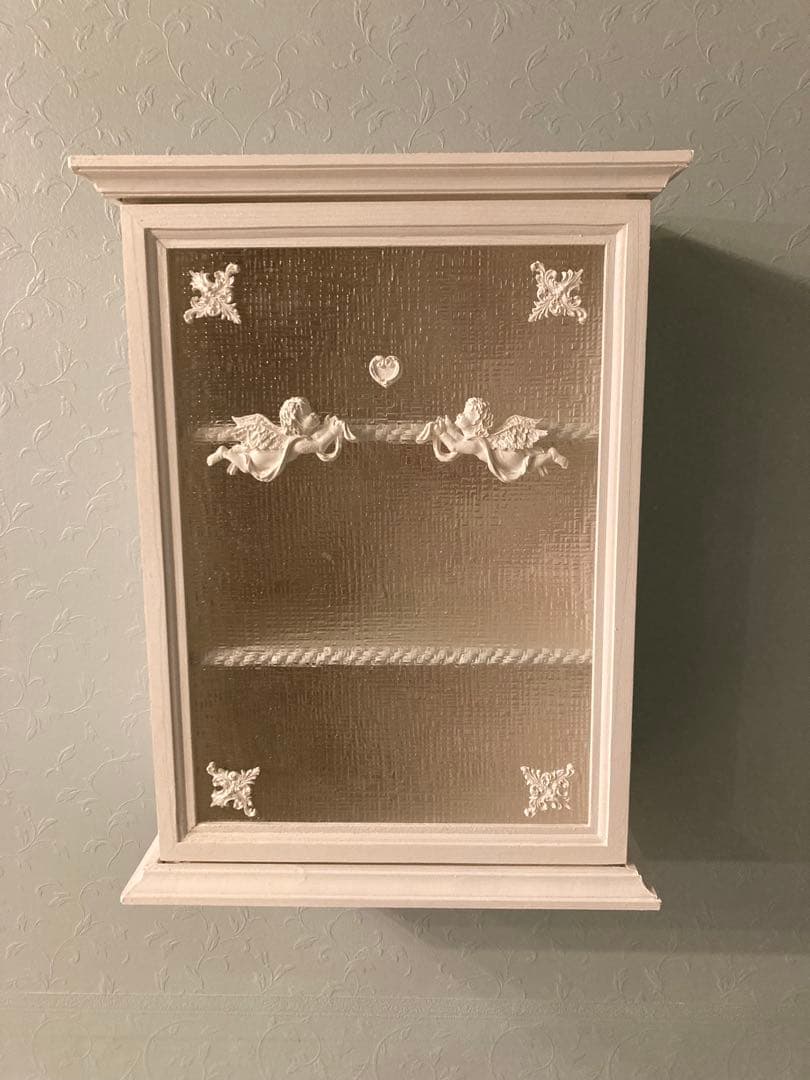 ホワイト木製キャビネット　ガラス棚DIYハンドメイド シェルフ ローラアシュレイ