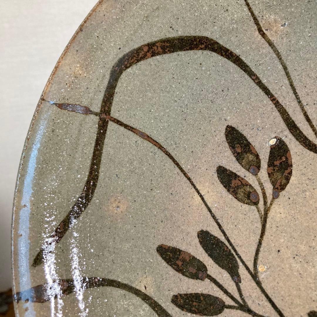 唐津焼　唐津三玄窯　中里重利作　絵唐津草文