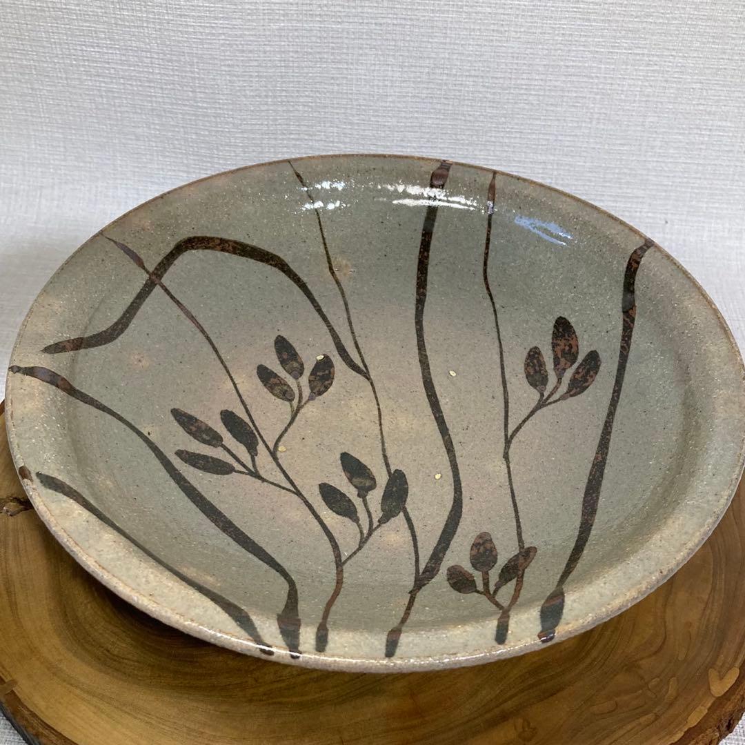 唐津焼　唐津三玄窯　中里重利作　絵唐津草文