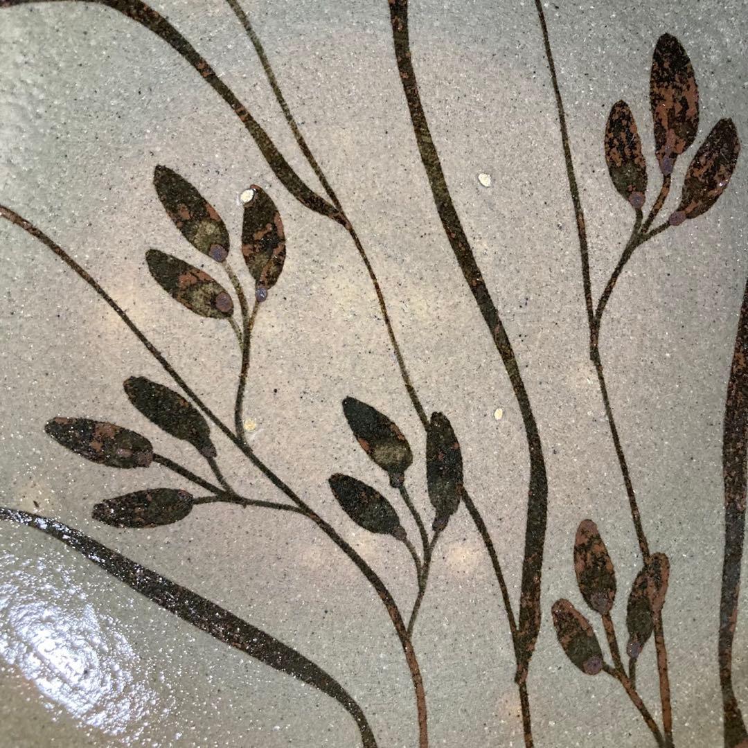 唐津焼　唐津三玄窯　中里重利作　絵唐津草文