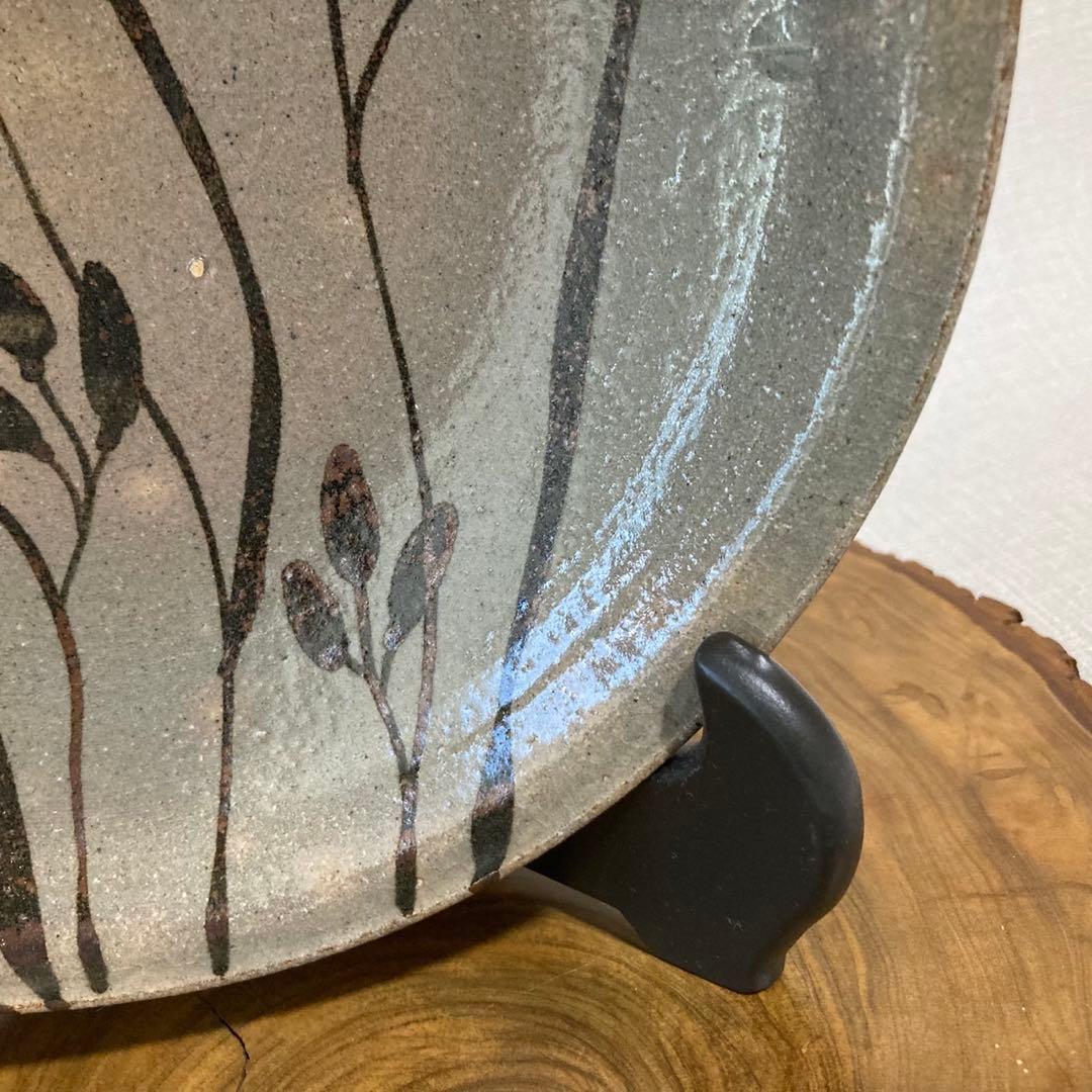 唐津焼　唐津三玄窯　中里重利作　絵唐津草文