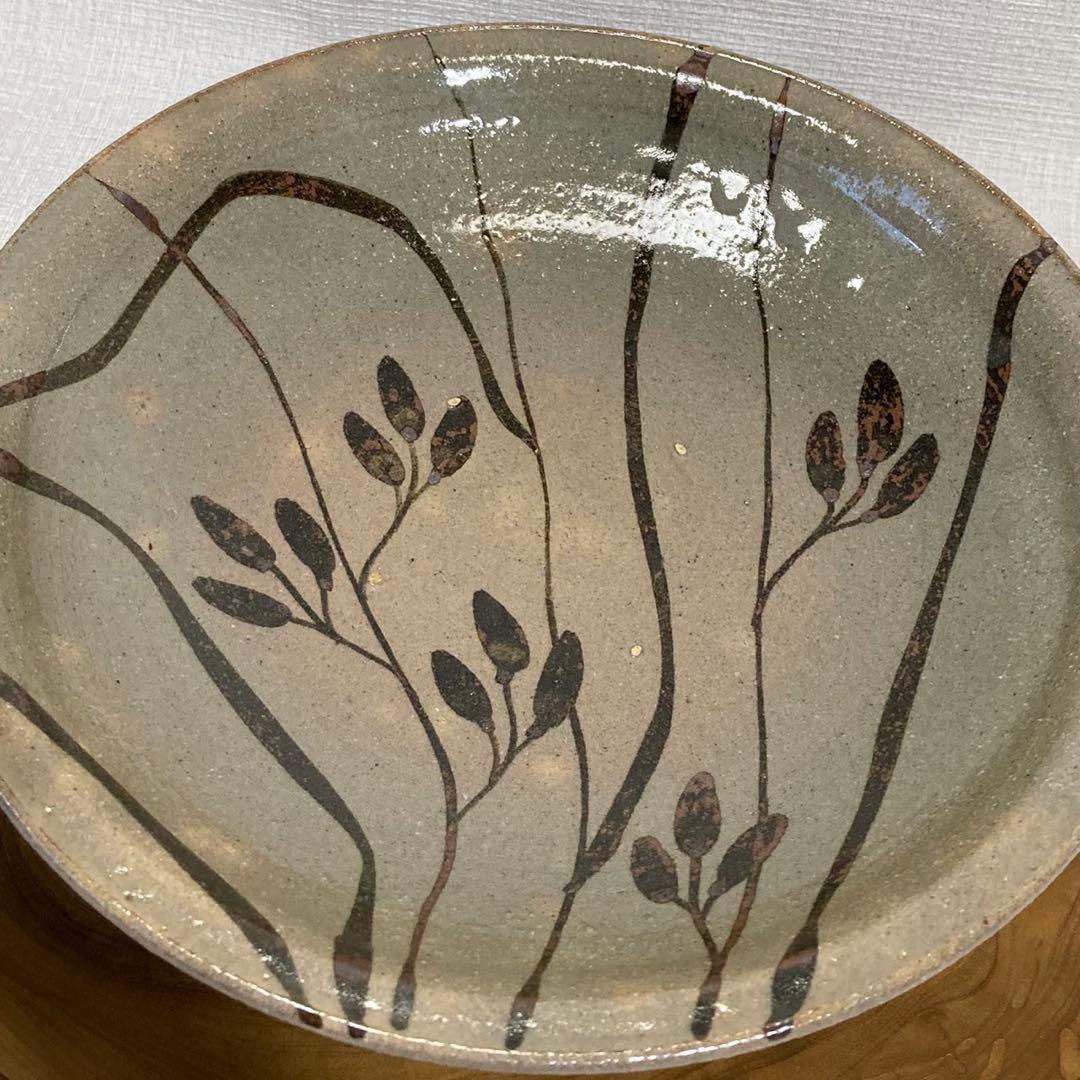 唐津焼　唐津三玄窯　中里重利作　絵唐津草文