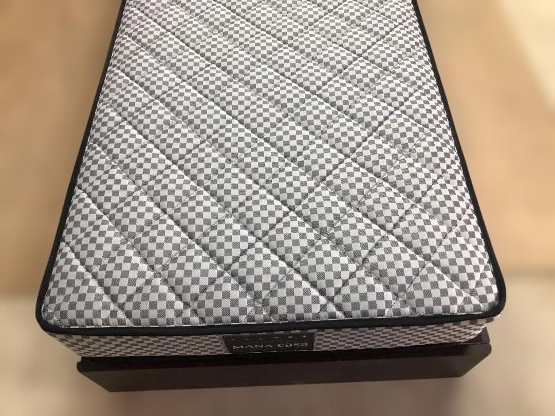 送料無料【収納付・マットレスセット】マナベ シングル 宮棚コンセント1024-2