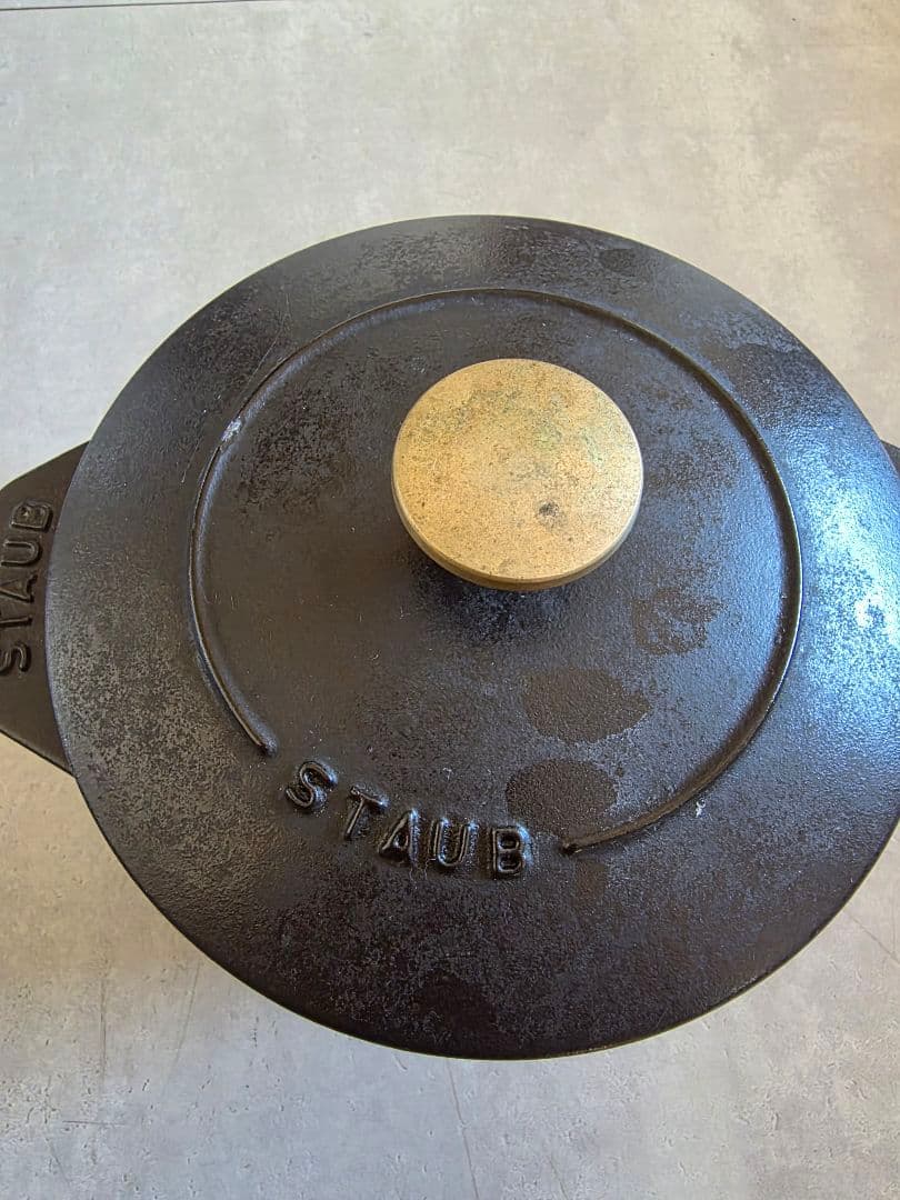 staub（ストウブ）ラ・ココット de GOHAN M 黒