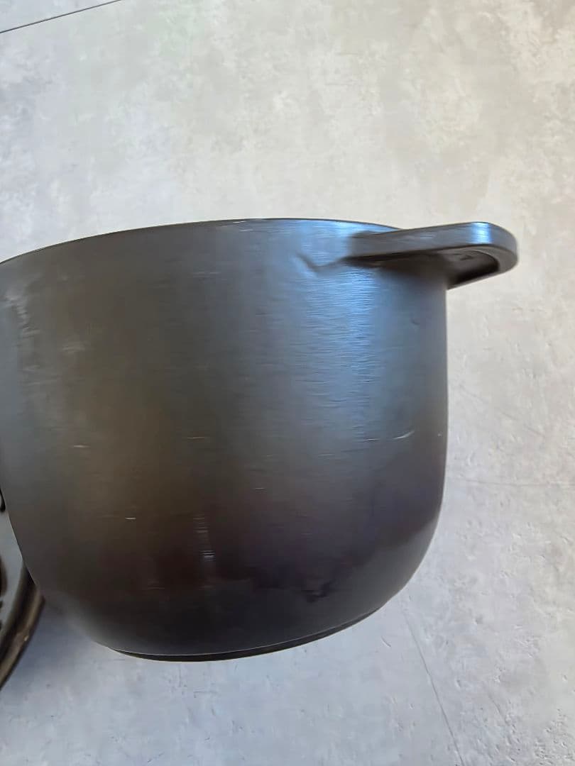 staub（ストウブ）ラ・ココット de GOHAN M 黒