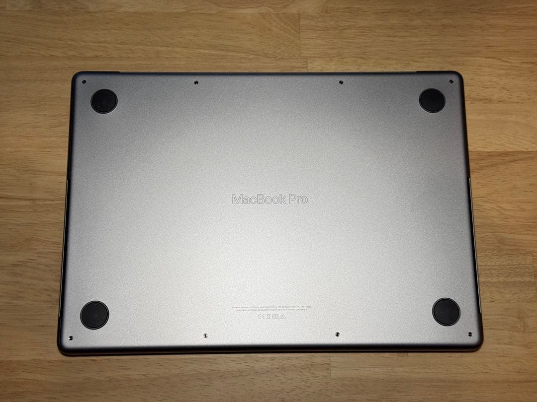 MacBook Pro M1 MAX スペースグレイ