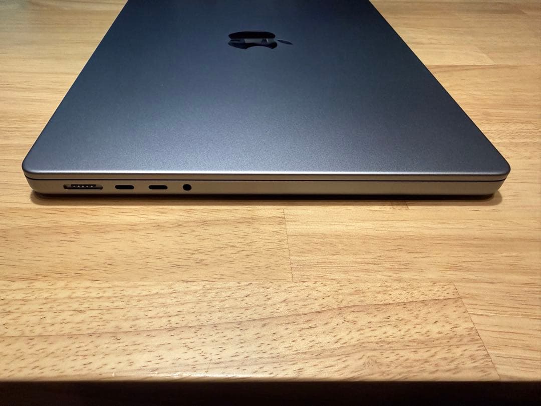 MacBook Pro M1 MAX スペースグレイ