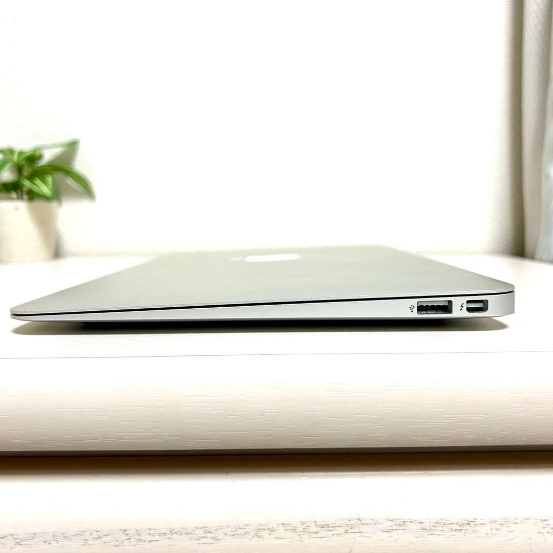 MacBook Air 11インチ Early 2015モデル