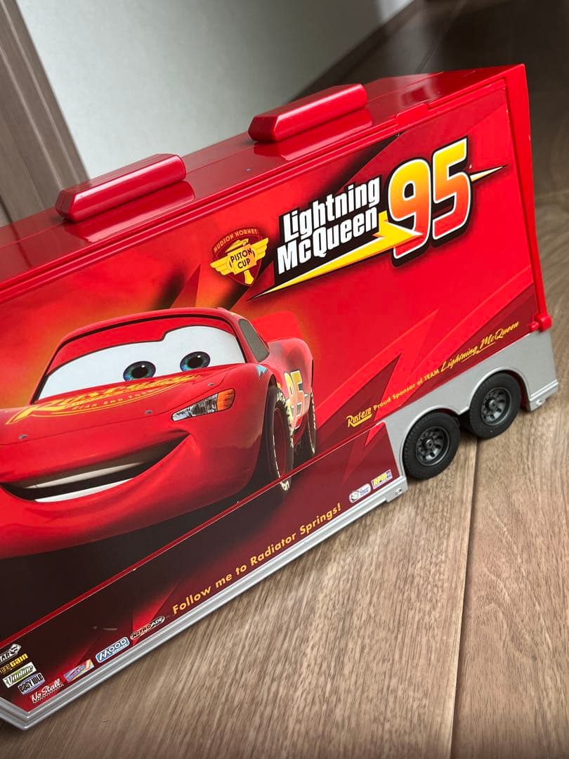 ディズニーカーズ　たくさんのせよう大きなマックトレーラー