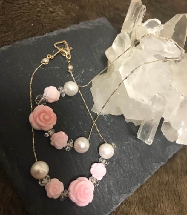 薔薇コンクのネックレス