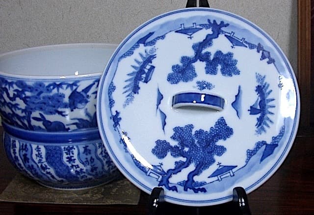 京焼・清水焼　大丸北峰（初代）作　祥瑞手 水指No2　青華松竹梅図　無傷　共箱。