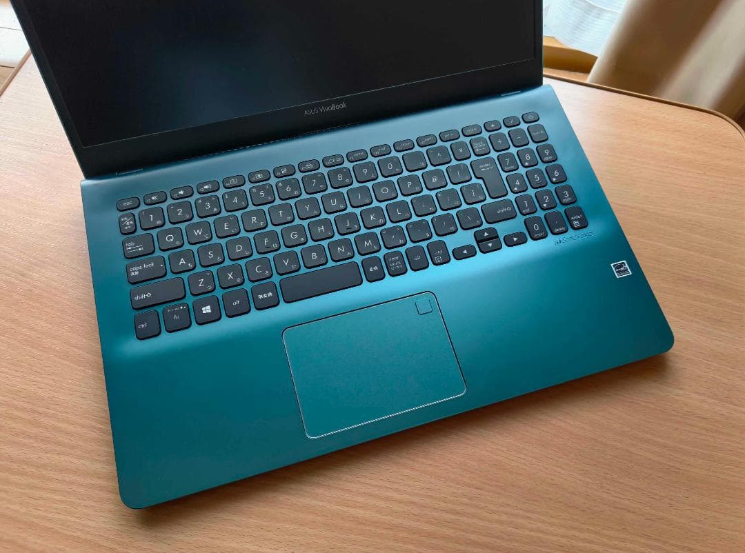 Asus Vivobookノートパソコン