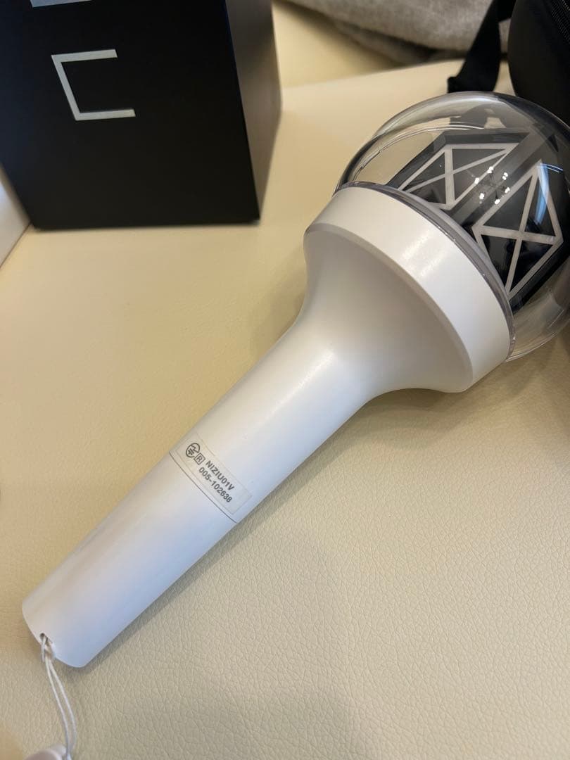 NiziU ペンライト　ペンライトケース、電池付き