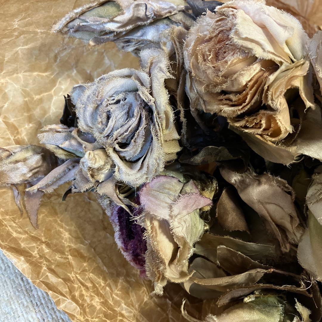 インゲボルグ　枯れた感じの薔薇の花束