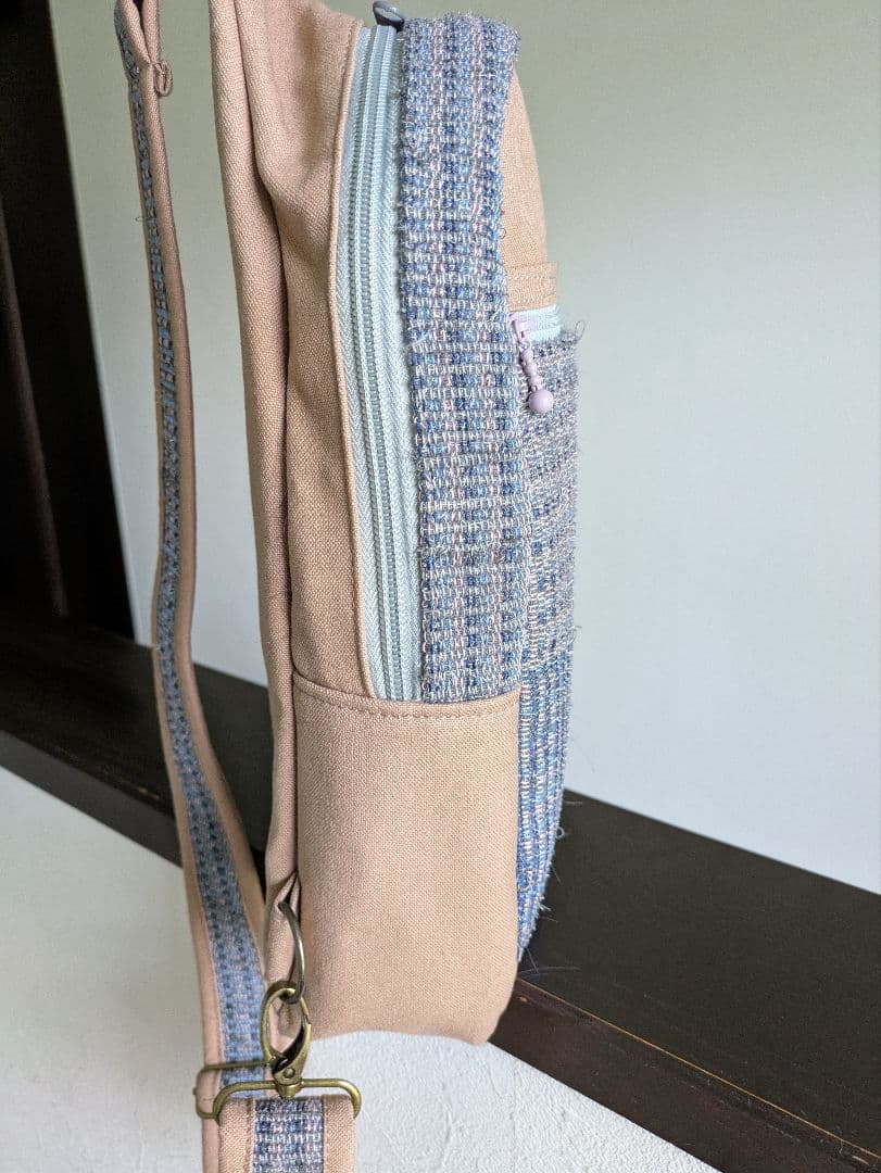 裂き織りと帆布のボディバッグ