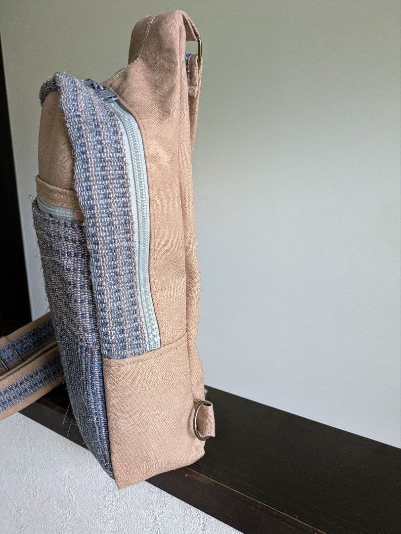 裂き織りと帆布のボディバッグ