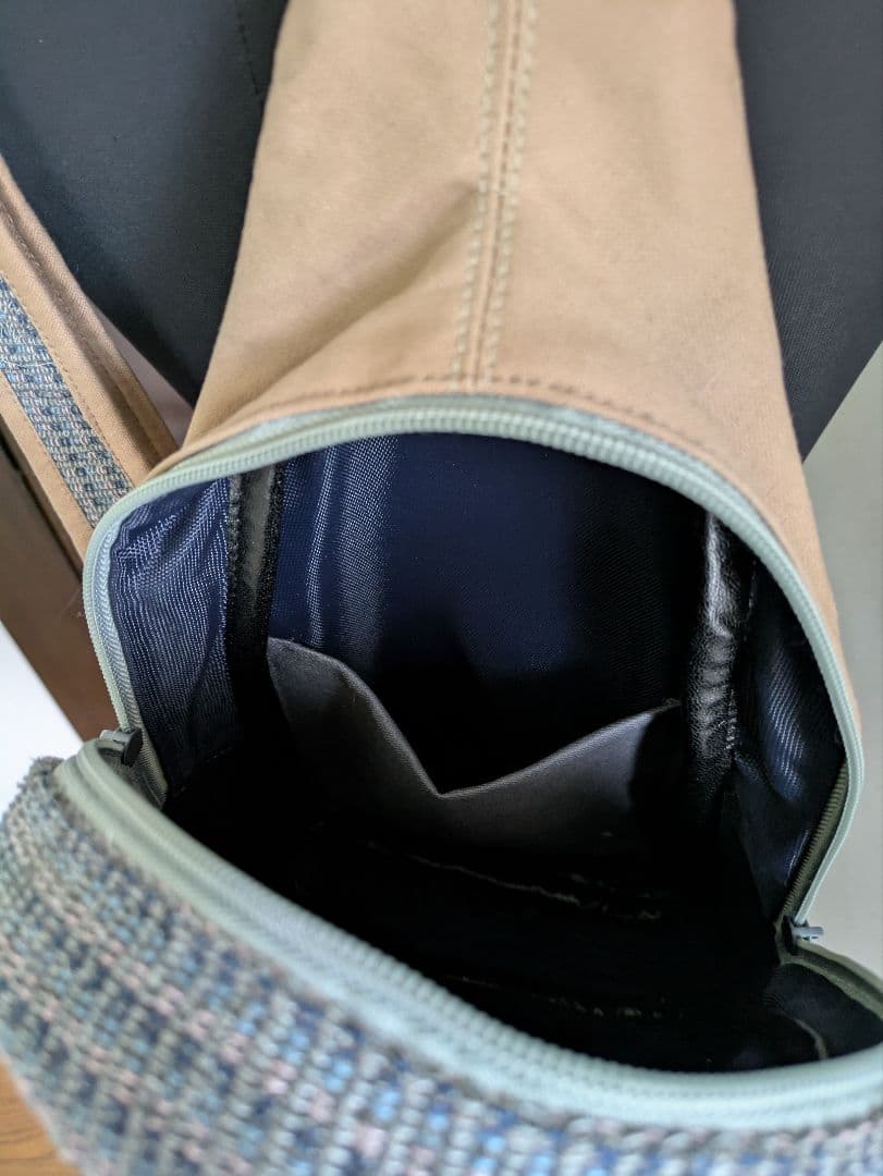 裂き織りと帆布のボディバッグ