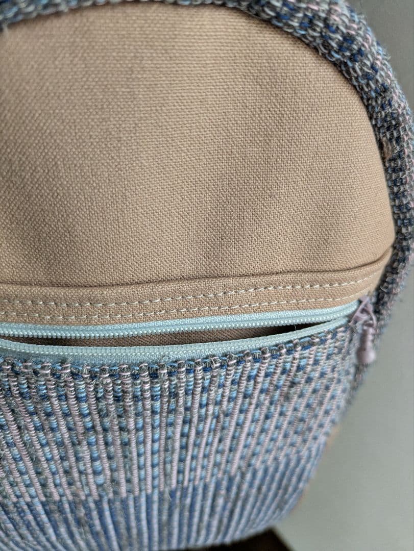 裂き織りと帆布のボディバッグ