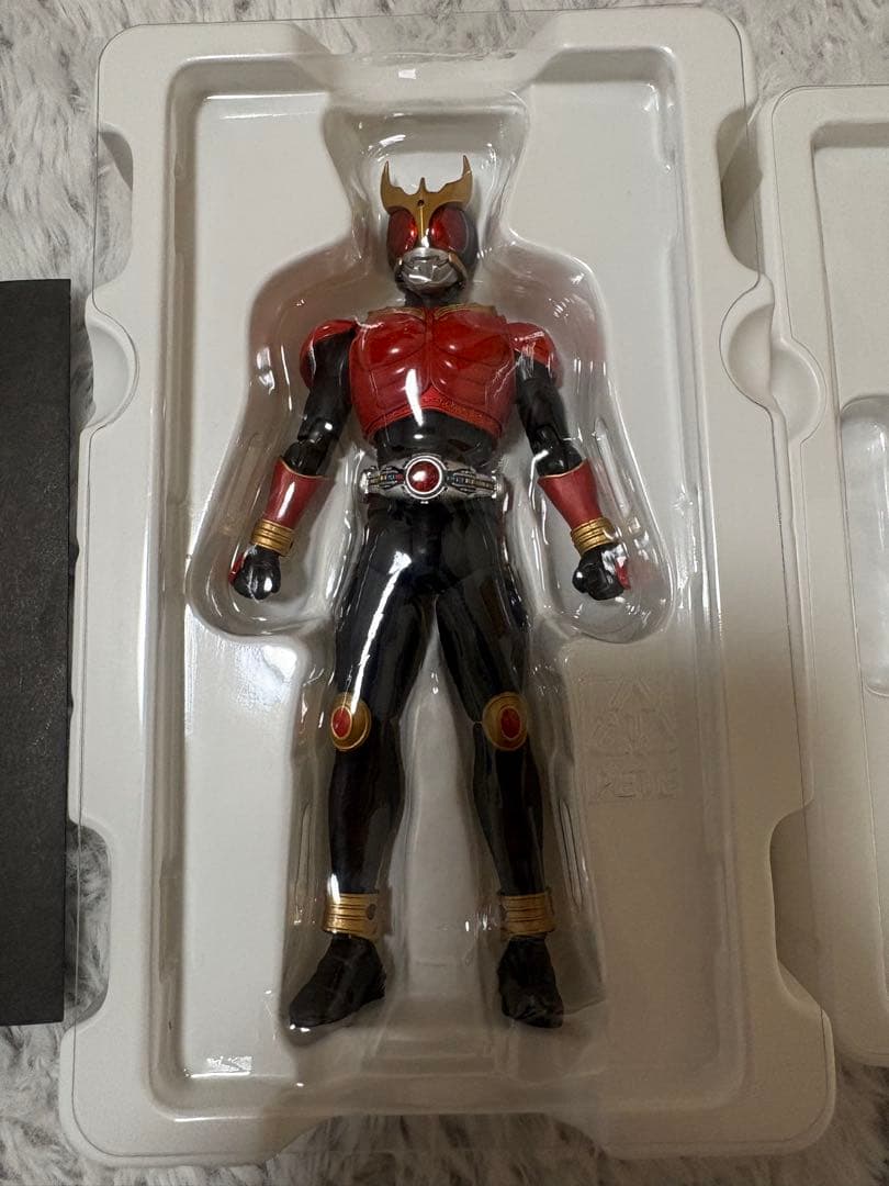 真骨彫S.H.Figuarts 仮面ライダークウガ　マイティフォーム　ストア限定