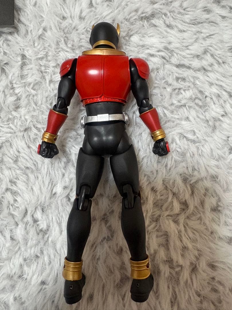 真骨彫S.H.Figuarts 仮面ライダークウガ　マイティフォーム　ストア限定