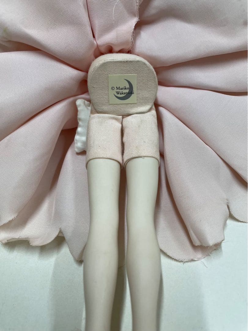 若月まり子 ビスクドール ( ピンクの服に百合の花 )