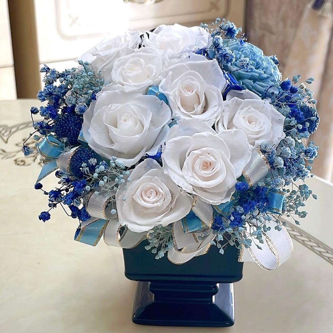 ✨大人気✨黒陶器、バラプリザーブドフラワー✨ケース付き✨高級感あります✨