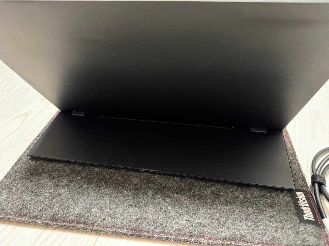 Lenovo Thinkvision M14 モバイルモニター