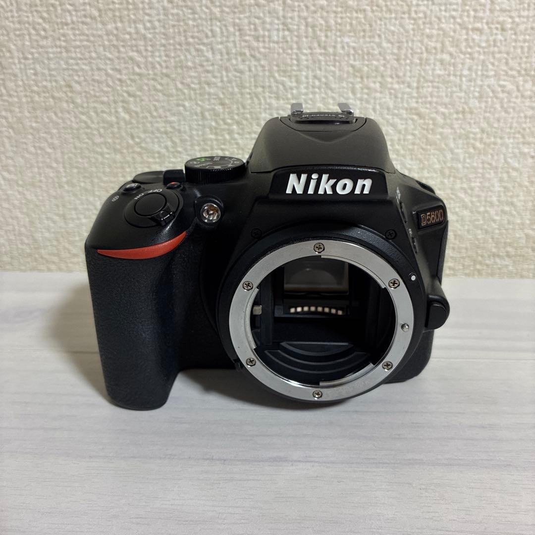 ニコン D5600 ダブルズームキット Nikon