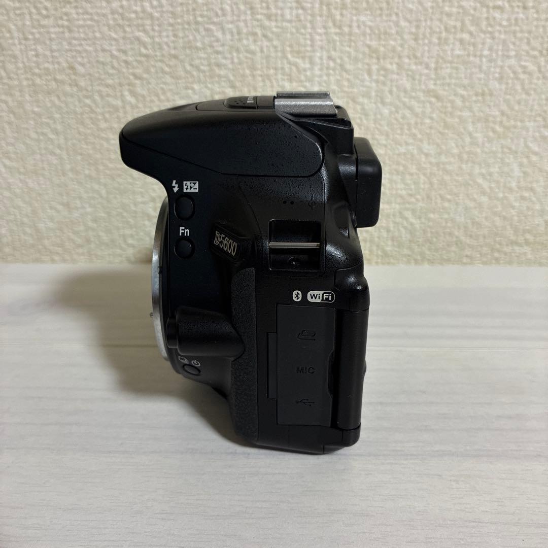 ニコン D5600 ダブルズームキット Nikon