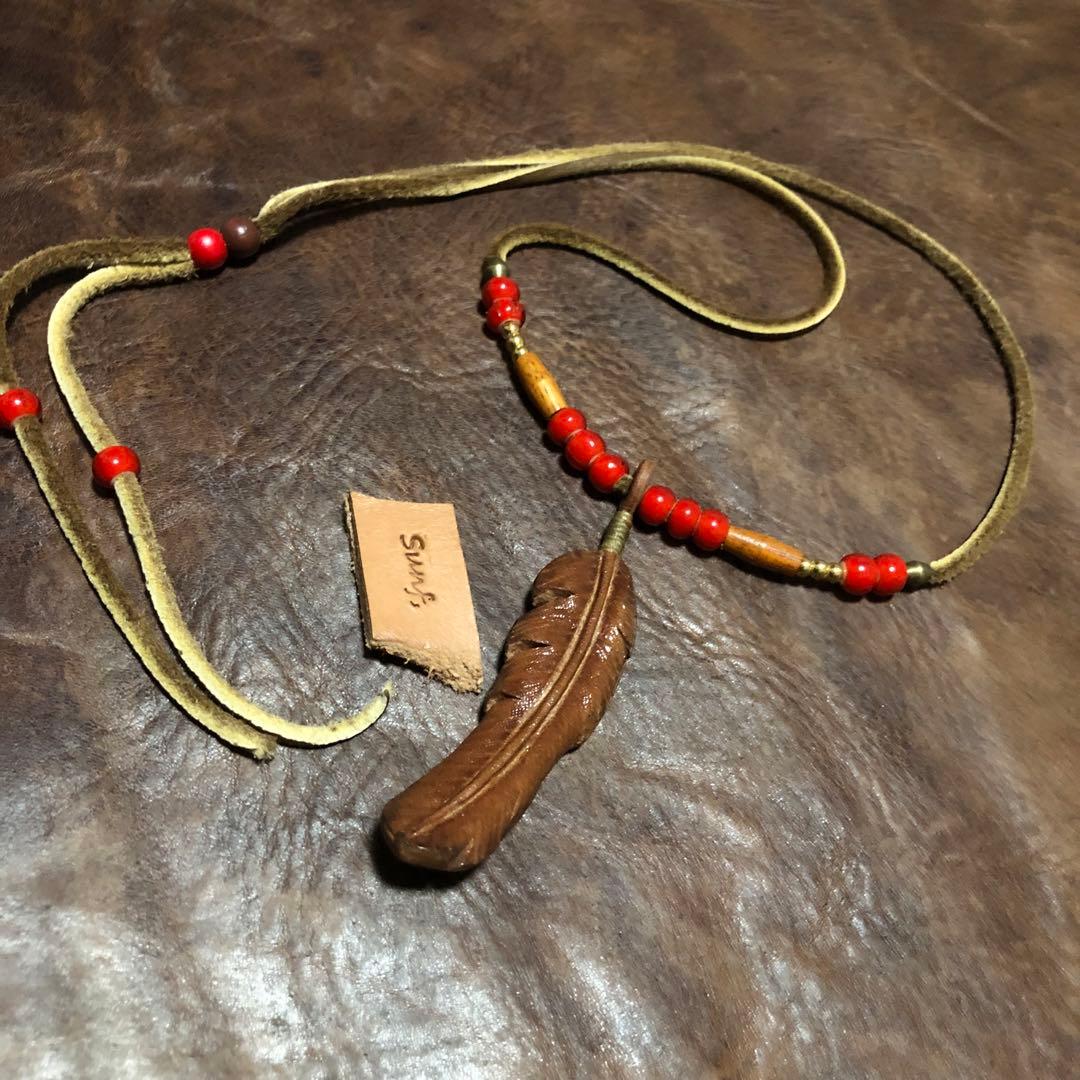レザーカービング　フェザーネックレス レザークラフト　ハンドメイド　ヌメ革　④