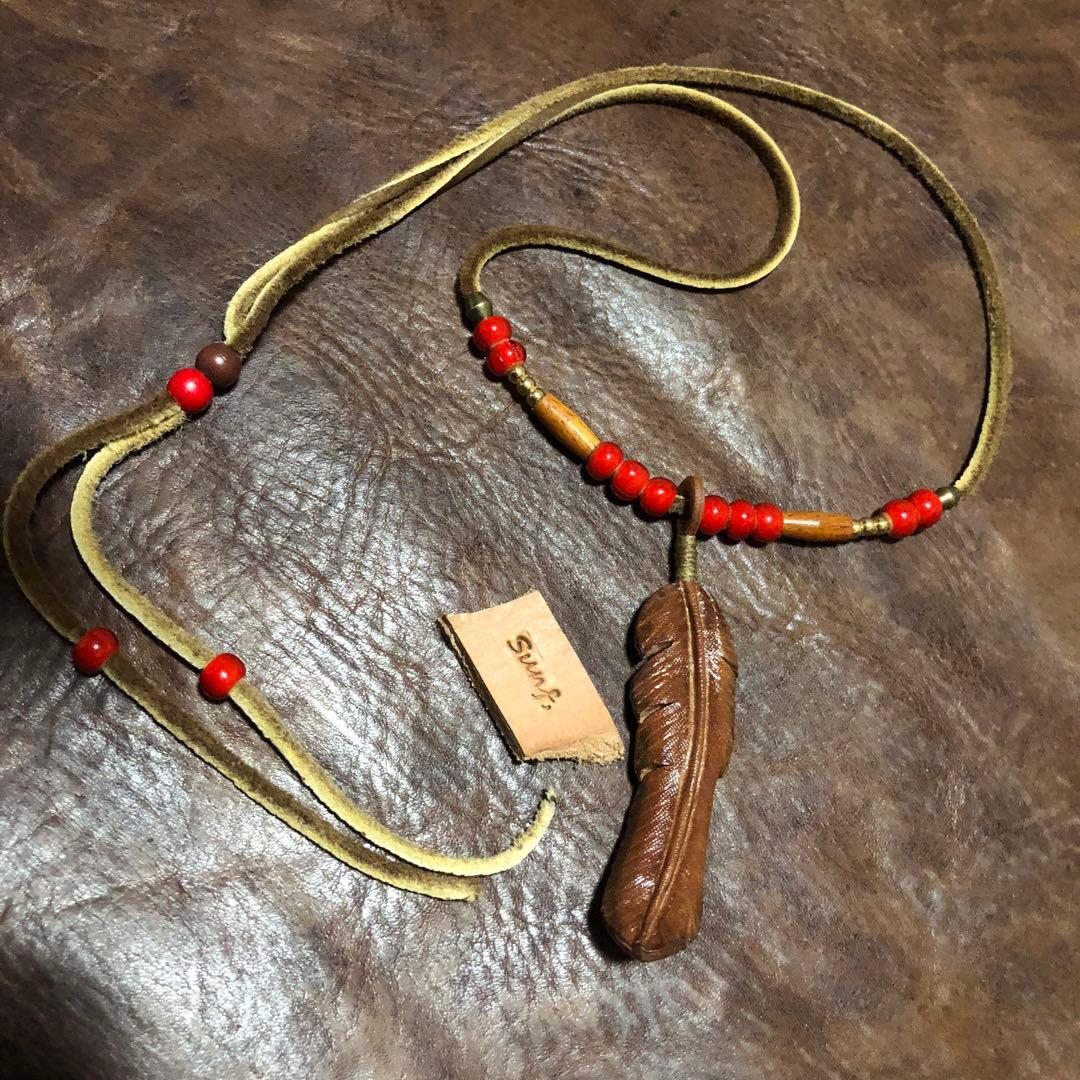 レザーカービング　フェザーネックレス レザークラフト　ハンドメイド　ヌメ革　④
